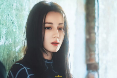 - 迪丽热巴 / 聂九罗 。