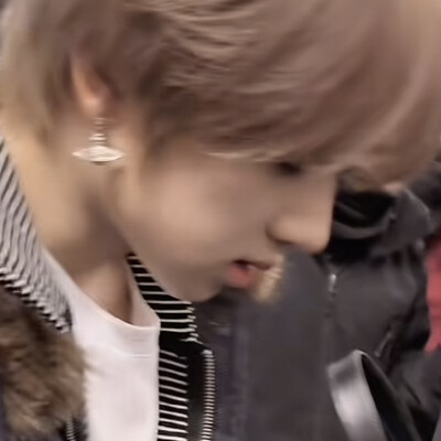 儿子你咋长这样了。