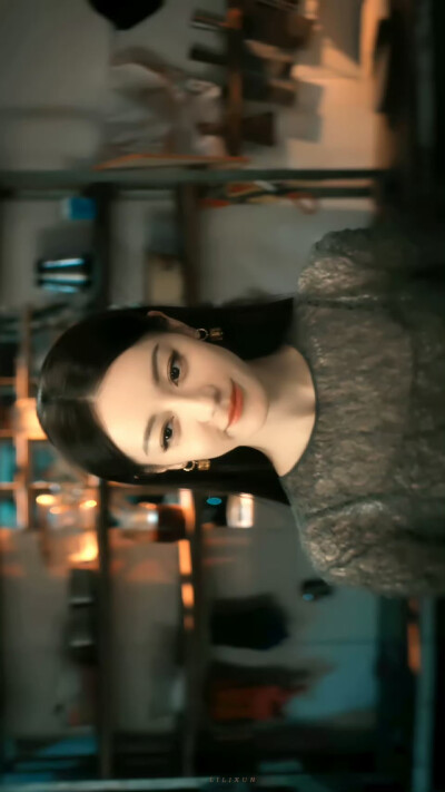 - 迪丽热巴 / 聂九罗 。