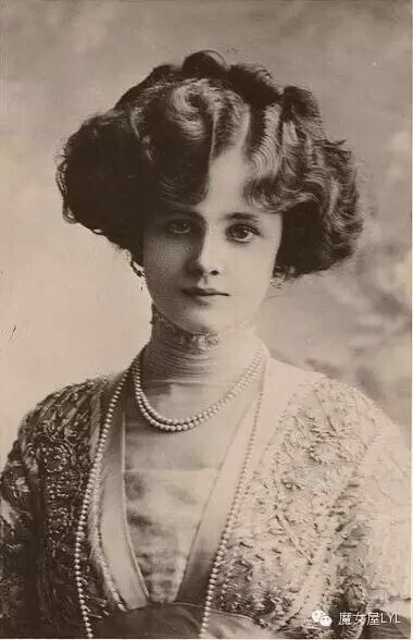 格特鲁德“格蒂”米勒（后来成为杜德利伯爵夫人）1879年2月21日——1952年4月25日