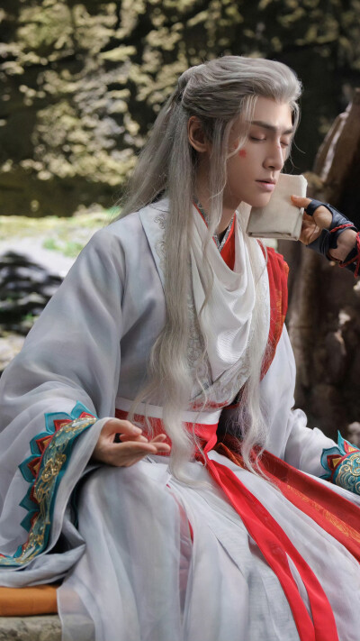 水龙吟 唐俪辞 罗云熙