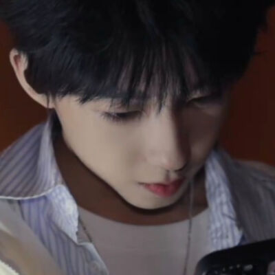 这个发型越看越帅啊