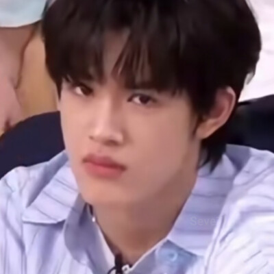 我娘的，我就这样一脸不服气的看着你你跟我说能咋滴？