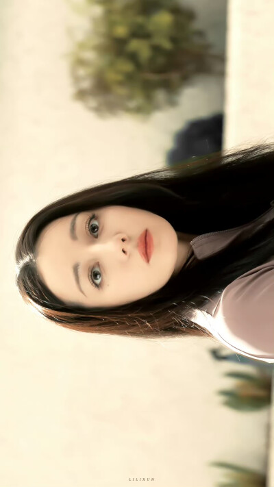 - 迪丽热巴 / 聂九罗 。