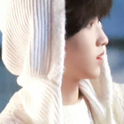 没想到第一次见到雪，感受到的却不是寒冷