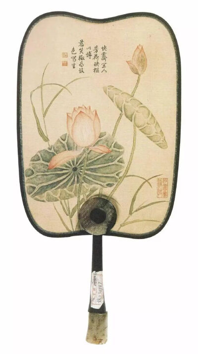 ▲   [清] 乾隆帝绘荷花图并书恭奉皇太后御花园赏荷诗木柄团扇