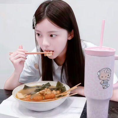 ‣ 女生头像/女头/气质女头/氛围感女头/风格女头
‣ ©️ 网络/侵删