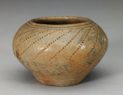 晋 越窑青釉水盂故宫博物院藏