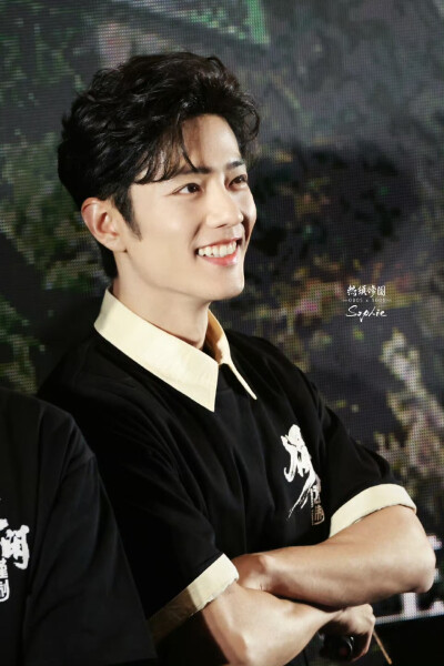 肖战
20251206 【得闲】 • 北京首映
见水印