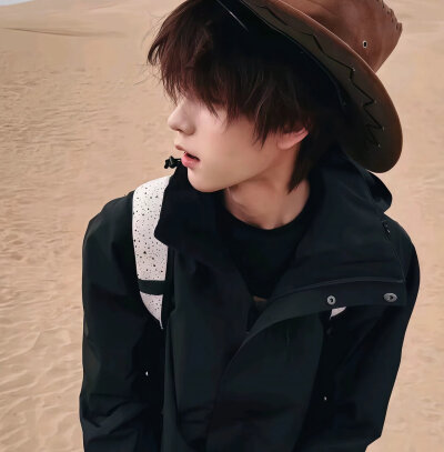 总有一天我会了解你所有的痛苦，继续笑着说我爱你
侵权删