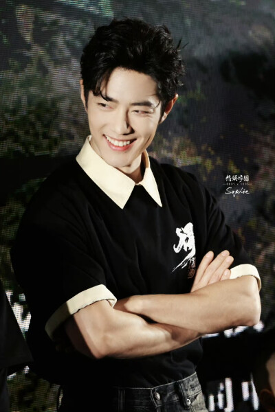 肖战
20251206 【得闲】 • 北京首映
见水印