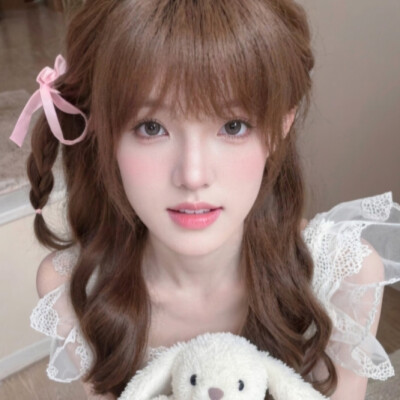 ,,ᗜ - ᗜ,, 老铁们冷脸萌来了