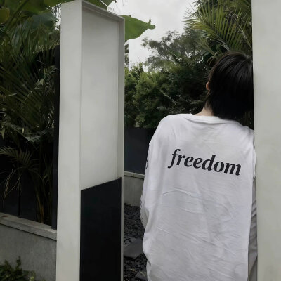 总有一天我会了解你所有的痛苦，继续笑着说我爱你
侵权删