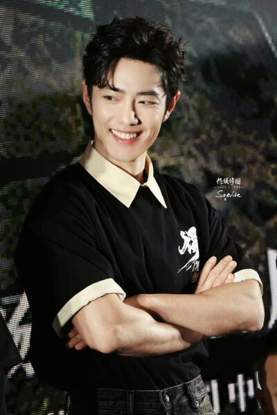 肖战
20251206 【得闲】 • 北京首映
见水印