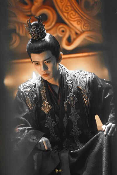 任嘉伦《凤凰台上》萧焕