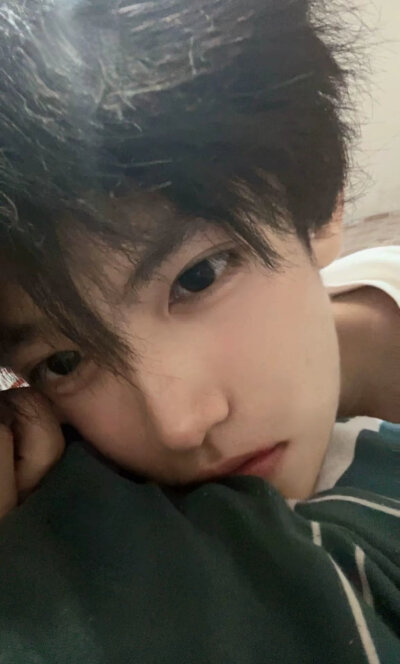 总有一天我会了解你所有的痛苦，继续笑着说我爱你
侵权删