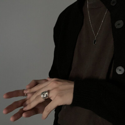 男生头像
村里的傍晚总飘着烧柴的味道
