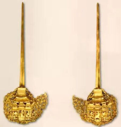 明代 楼阁人物掩鬂
益庄王妃万氏墓出土