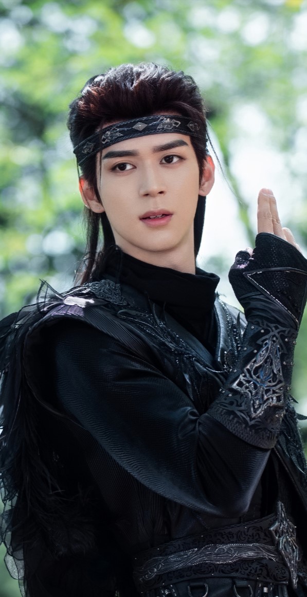 章时安《暗河传》唐怜月