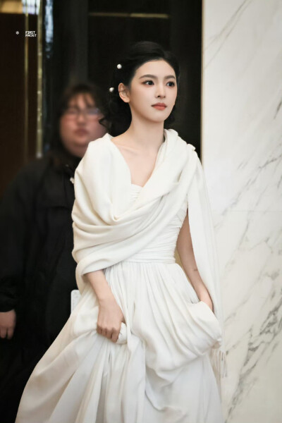 cr.-First_Frost-章若楠