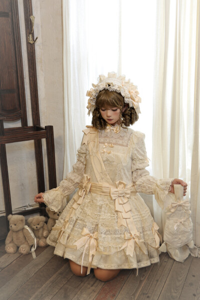 往那一站跟个洋娃娃似的，双生小熊家的蕾丝娃娃真的是doll感满满啊