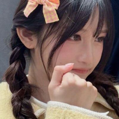 我依旧调了收单吧（我和双马尾瑞初恋在爱河时期好萌好想哭，我不在的日子有些女孩还来找我了我也想你们了TT！！下周考完我就回来继续截头像！！）