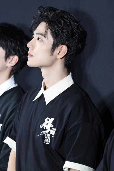 怀“谨制”之心，凝众人之力，莫得闲@肖战 赴约分享#电影得闲谨制# 的故事。 ​​​