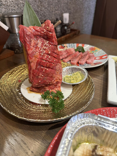 为了吃顿烧肉跑去椒江半日游
希望我的草莓盒子没有盐味hhhhh