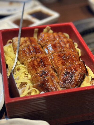 为了吃顿烧肉跑去椒江半日游
希望我的草莓盒子没有盐味hhhhh