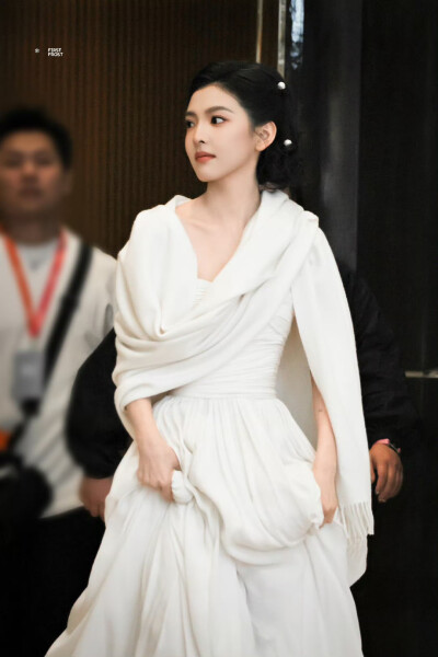 cr.-First_Frost-章若楠