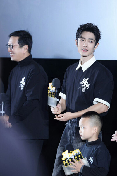 怀“谨制”之心，凝众人之力，莫得闲@肖战 赴约分享#电影得闲谨制# 的故事。 ​​​