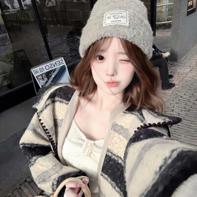 ‣ 女生头像/女头/气质女头/氛围感女头/风格女头
‣ ©️ 网络/侵删