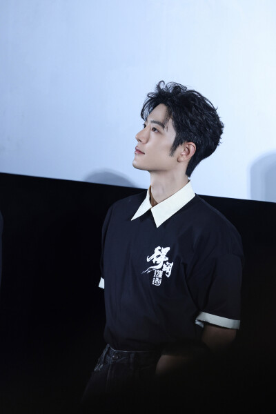 怀“谨制”之心，凝众人之力，莫得闲@肖战 赴约分享#电影得闲谨制# 的故事。 ​​​