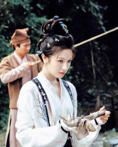 朝雪录
cr.@Vuiiie-o