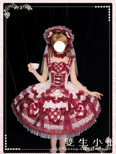 超级美的小花嫁！
红色既显白又好看，太nice啦！