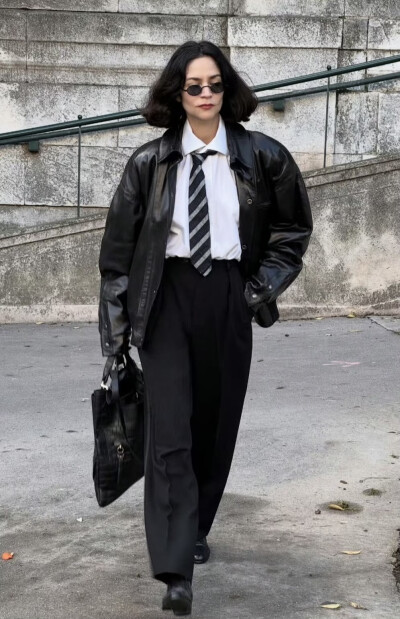 BY爱喝可乐的古娜小姐