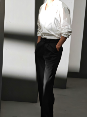 听不屈的呐喊，穿透炮火硝烟，分享莫得闲@肖战 #电影得闲谨制# 主题曲MV的瞬间！ ​​​