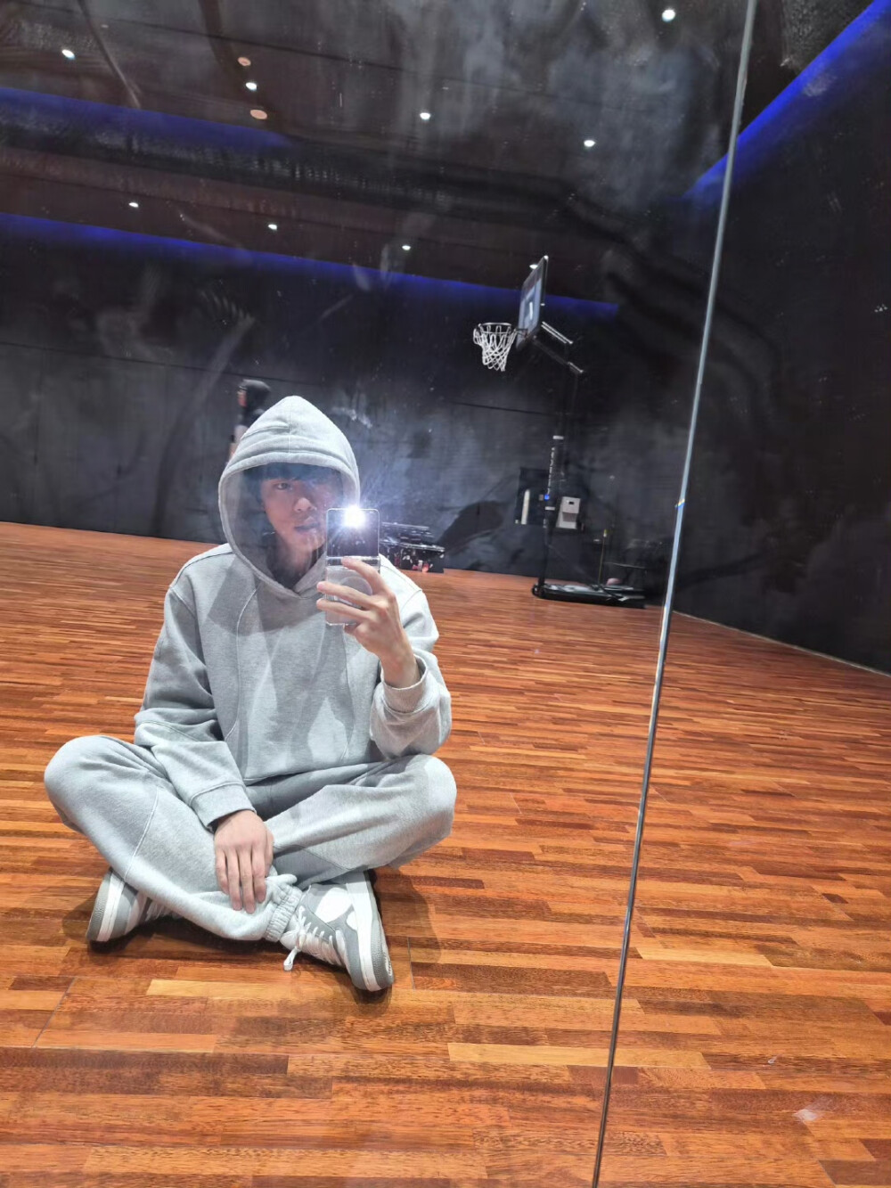 251203
金硕珍更新weverse