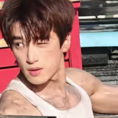 村里最帅的修车工