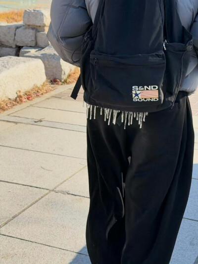 251205
金南俊更新ins