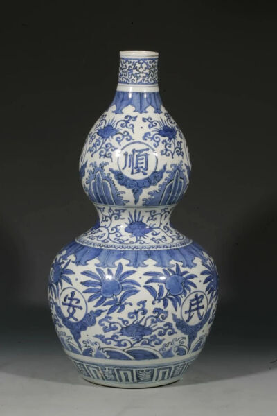 ▲ [明嘉靖] 青花国泰民安葫芦瓶观复博物馆藏