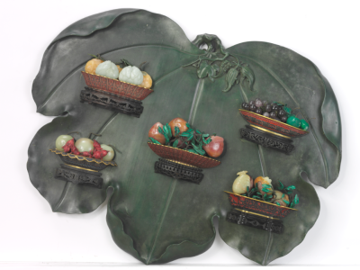 清代 绿漆地枫叶蔬果挂屏故宫博物院藏