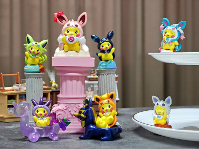 闪光伊布家族变装皮卡丘