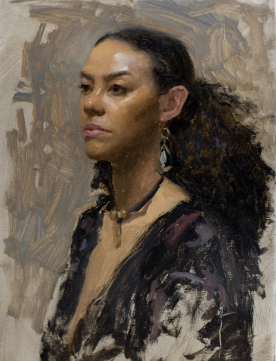 萨姆·克莱登是英国当代写实肖像与风景画家。他的艺术结合了19世纪现实主义、自然主义、文艺复兴与巴洛克风格，并融入印象派对光线与色彩的探索。克莱登强调“自然、光线、氛围与色彩设计”的力量，以油画捕捉人物与…