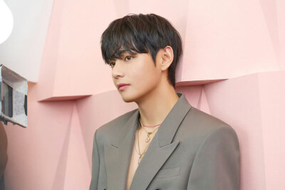 251203
yunth.official ins更新泰亨相关