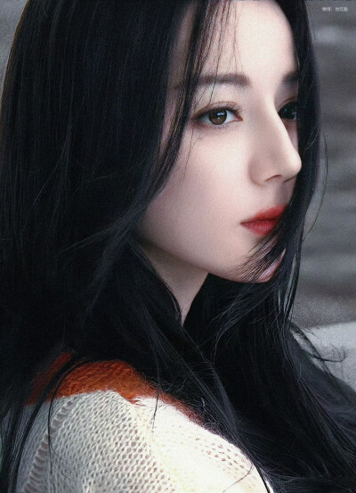 - 迪丽热巴 / 聂九罗 。