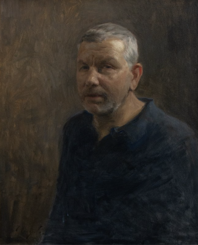 萨姆·克莱登是英国当代写实肖像与风景画家。他的艺术结合了19世纪现实主义、自然主义、文艺复兴与巴洛克风格，并融入印象派对光线与色彩的探索。克莱登强调“自然、光线、氛围与色彩设计”的力量，以油画捕捉人物与…