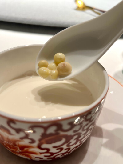 人生短短三万天
吃过一天是一天