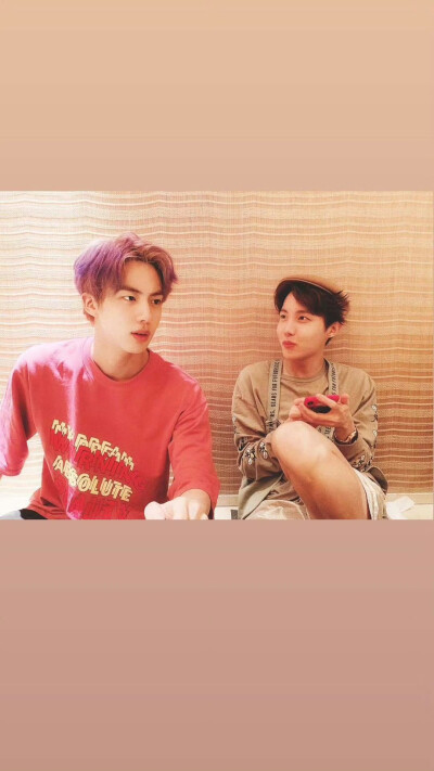 251204
郑号锡更新story