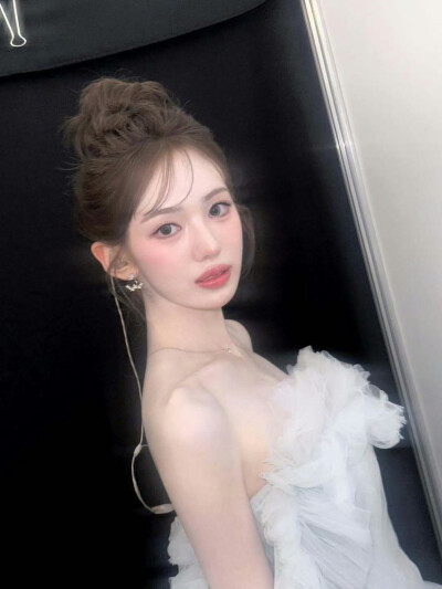 kiiikiii Sui李守彬